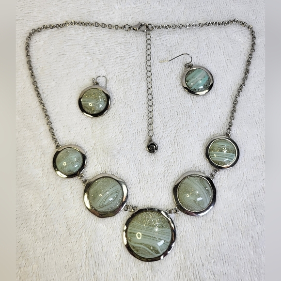 CATO Light Sage and Silver Necklace and Dangle Earrings / Pierced - Picture 3 of 5